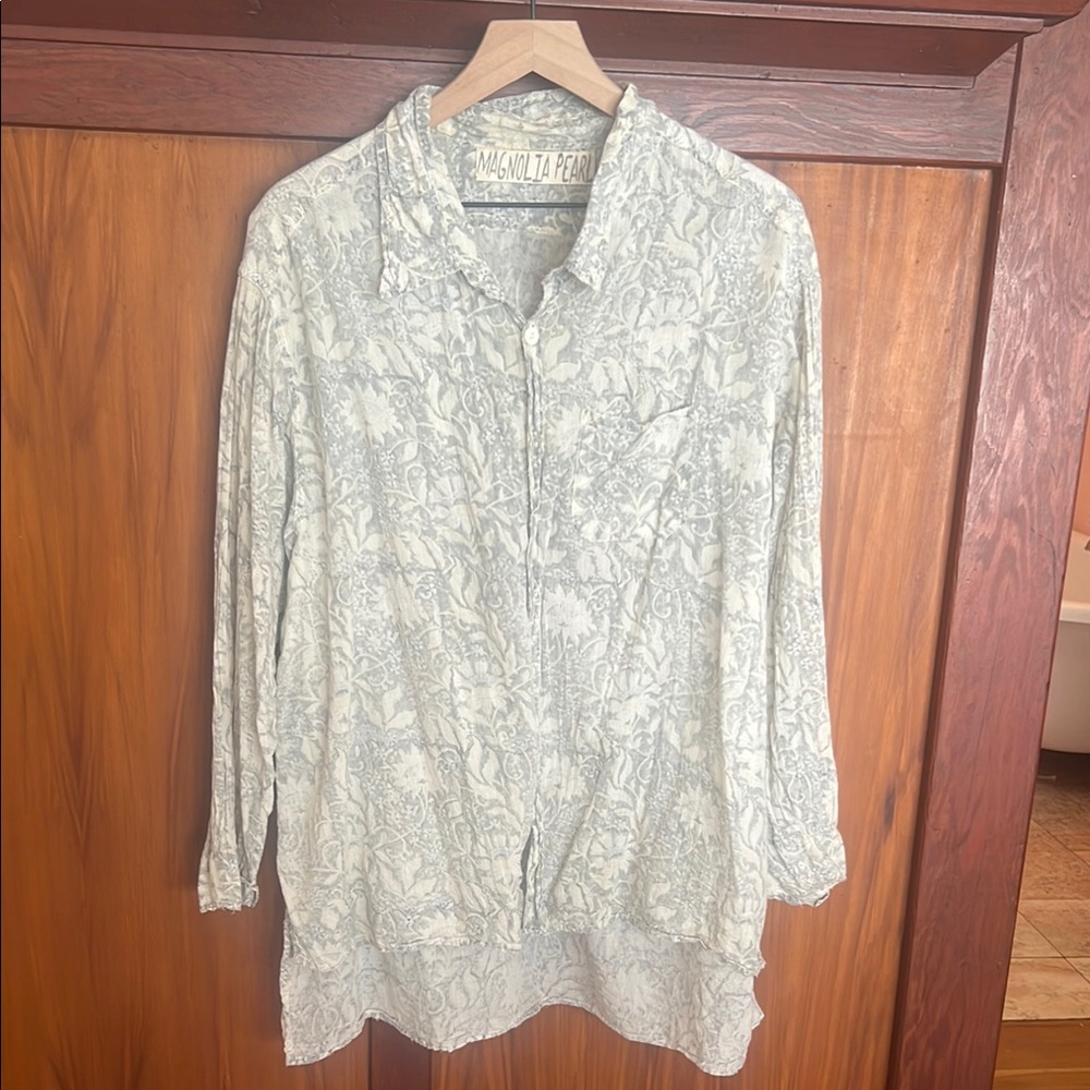 Magnolia Pearl White and Gray Floral Button Down Shirt